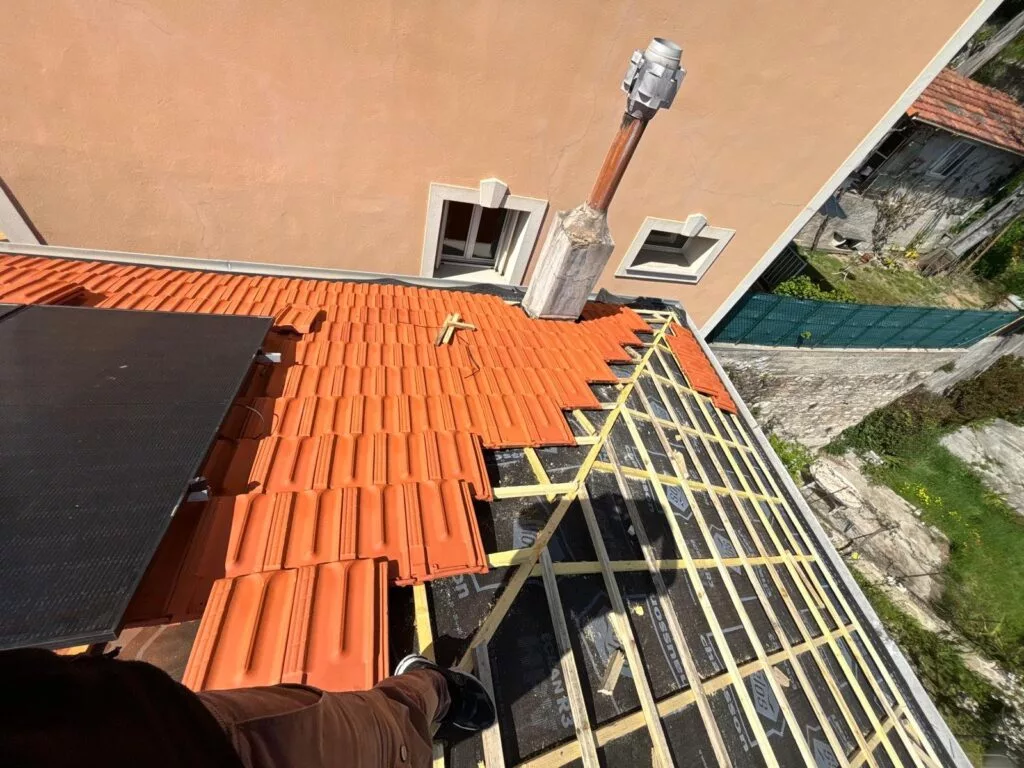 Réfection de toiture dans les Alpes vaudoises